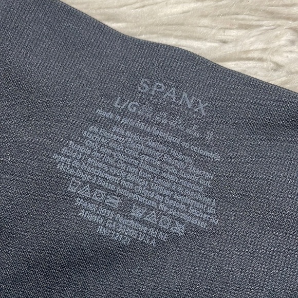 Spanx Seamless Camo High Waisted Leggings - Picture 3 of 13